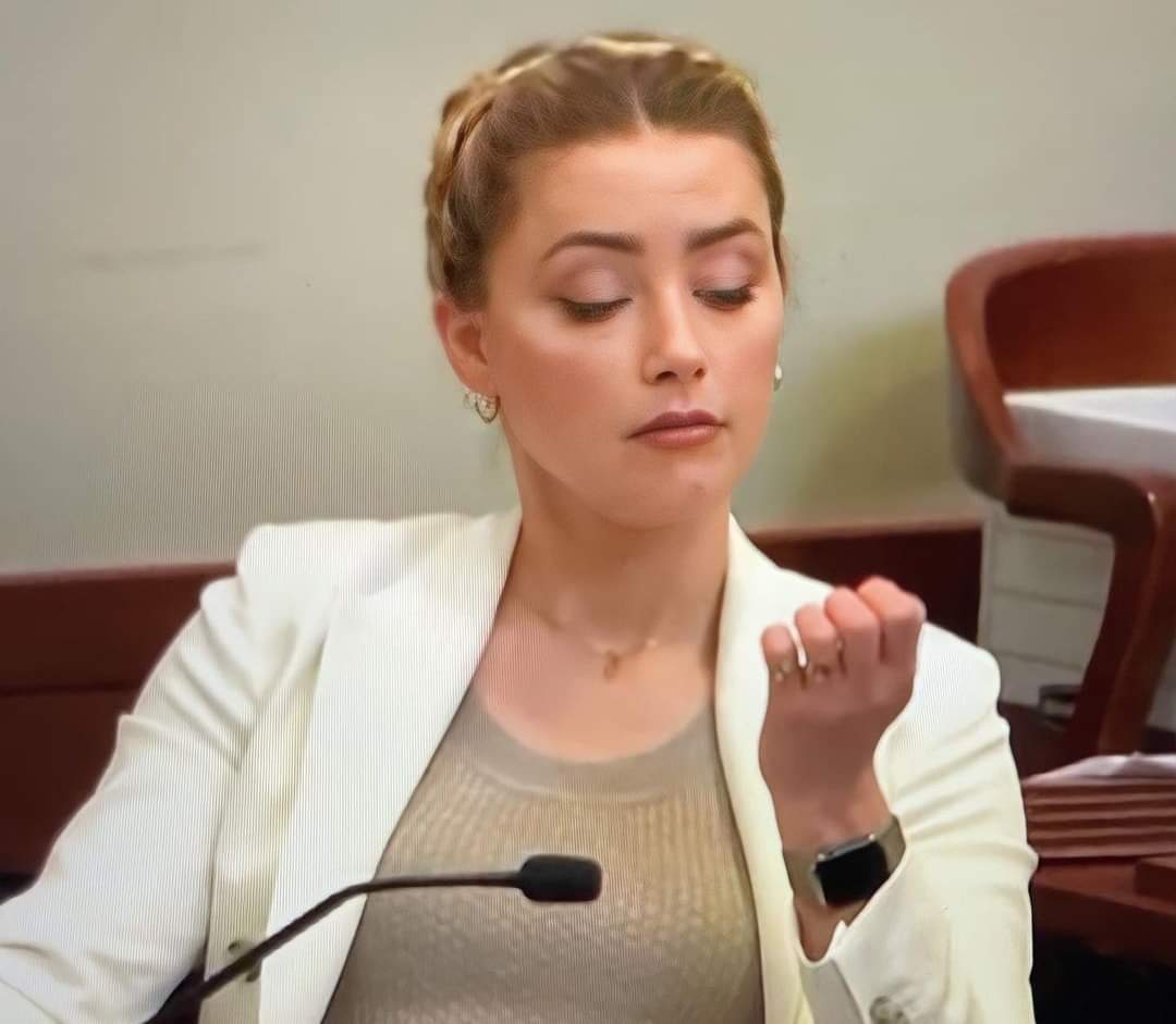 mariomojc's tweet photo. Pequeña actualización: la próxima semana testifica Amber Heard. https://t.co/3MHA9wPQU5