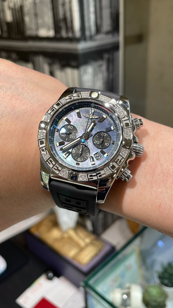 proud_watch's tweet photo. @proud_watch #ブライトリング　#クロノマット44  #ダイヤ
IN STOCK‼️ 
ブライトリング　クロノマット44 日本限定20本　文字盤はブラックシェルになります😆😆 https://t.co/f35zo7tjXE