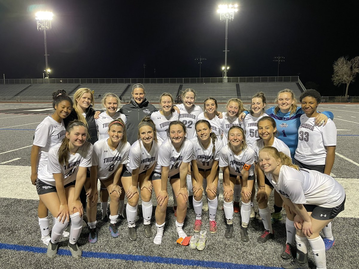 a_palm99's tweet photo. Last game coaching the girls and got the W! Thanks for having me (again) @ThndrSports https://t.co/nXzTMBlf0Z