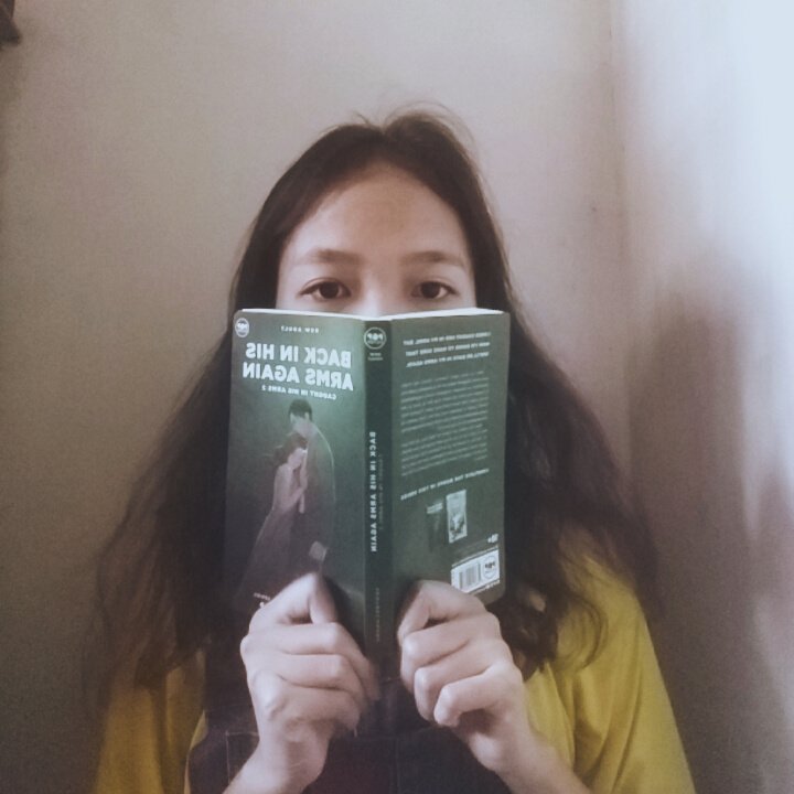 glylleries's tweet photo. Caught BIHAA in my Arms˚ ༘♡ ⋆｡˚
#POPFICSELFIE
#POPFICBOOKSNAP

[ @VentreCanard_Wp] 
[ @PopFictionBooks ] https://t.co/T4HY0izYSo