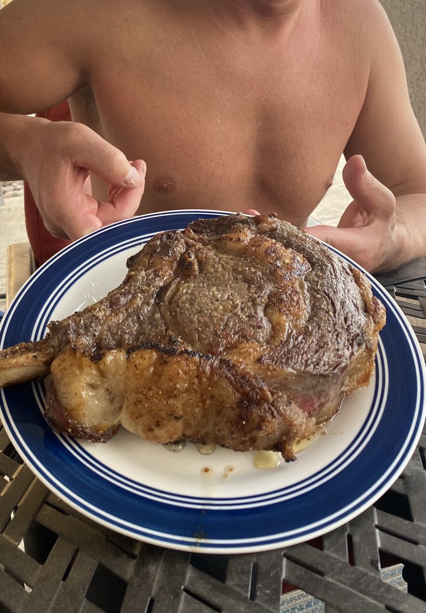 bbqrendezvous's tweet photo. Tonight’s Plate: 3lb Tomahawk Ribeye #steak #eatbeef #bbq #foodie https://t.co/h7YE5qIouB