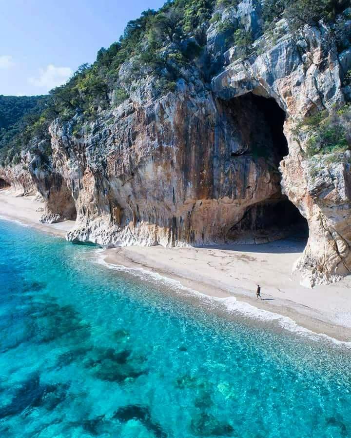 ItalyInTheHeart's tweet photo. 🇮🇹 Sardegna (Sardinia) 
📷 Italy - Italia

#sardegna #sardinia #view #sea #beach #grotta #travel #italy #italia #italyintheheart https://t.co/357MJXdIa6