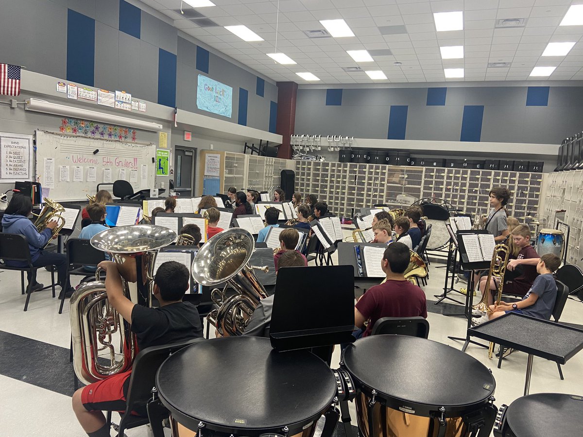 DanvilleMSBand's tweet photo. Lots of students in morning tutoring yesterday prepping for auditions this week! #onfire #effort #ittakestime #onenoteatatime https://t.co/Neb39Mec5G