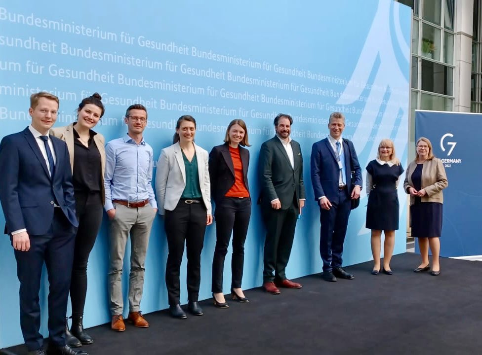 🇫🇮 und 🇩🇪 haben viele gemeinsame Interessen im Bereich #digitalhealth.
Finnische Botschafterin für Gesundheit <a href="/PSillanaukee/">Päivi Sillanaukee</a> und Botschafterin <a href="/AnneSipilainen/">Anne Sipiläinen</a> haben gestern mit Staatssekretär Dr. Steffen und Nick Schneider <a href="/BMG_Bund/">Bundesgesundheitsministerium</a> getroffen. Danke für das Gespräch!