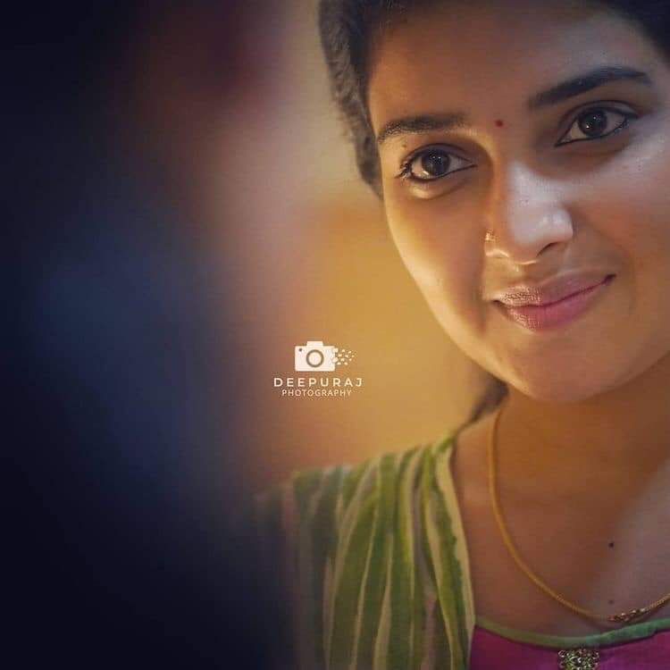 Ashok___04's tweet photo. ஆயிரம் தான் சொல்லுங்க , , , 

மூக்குத்தி குத்துற பொண்ணுங்க
தனி அழகு தான் இல்ல  ❤😍 https://t.co/batr2hKax5