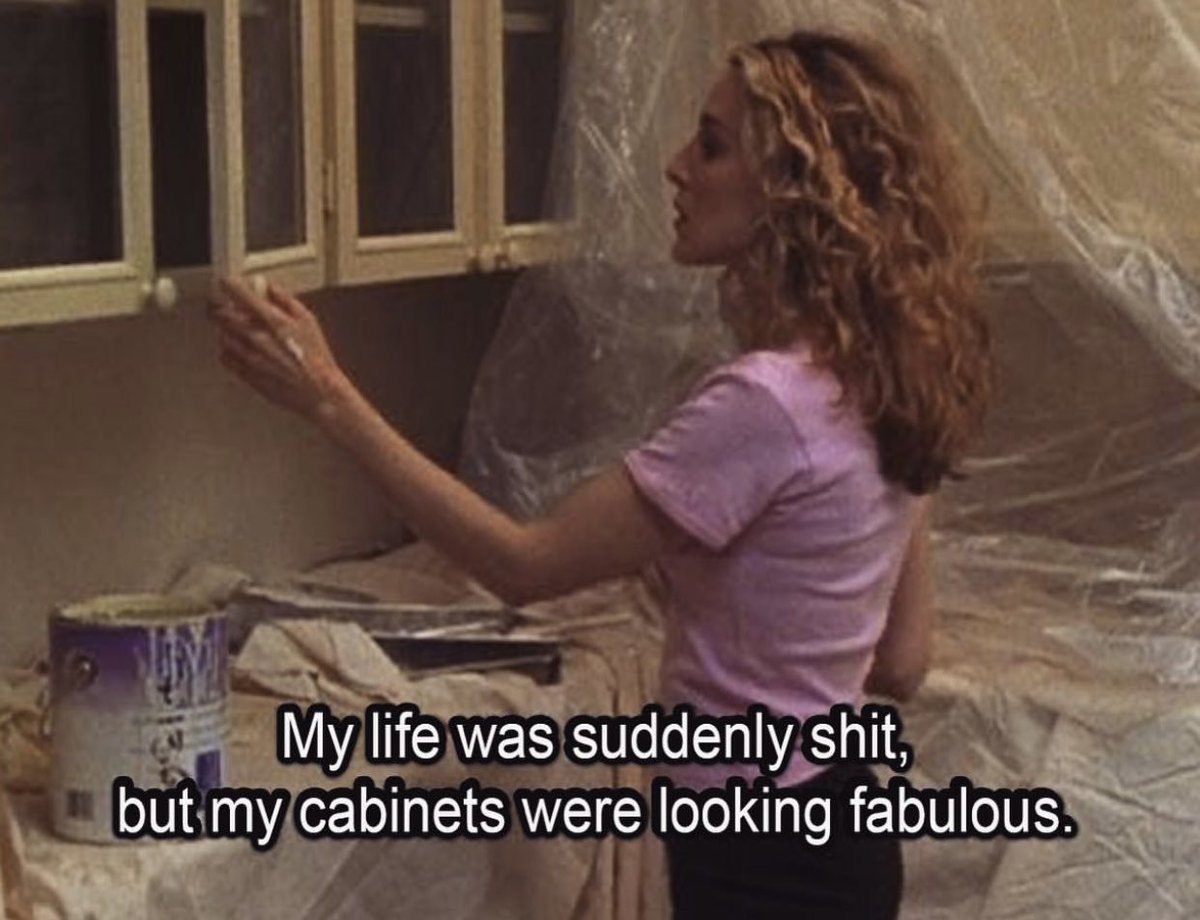 silkvanille's tweet photo. The life of Carrie Bradshaw https://t.co/1PA7MwQrMV
