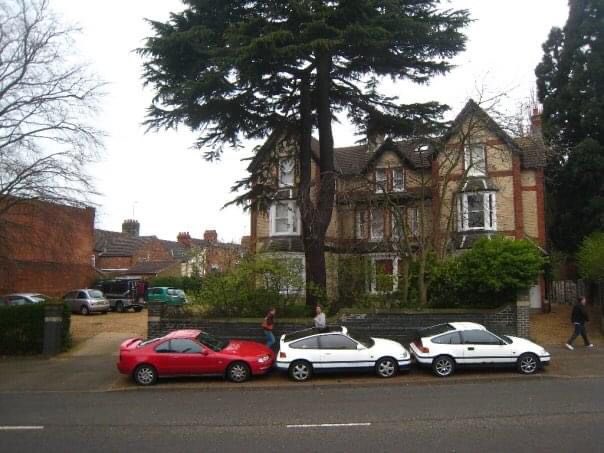 My friend sent me this photo of our old cars when we were growing up, how I wish I kept that CRX.
UK CRX 16v at the front, my CRX Si glass roof, then CRX del sol at the back