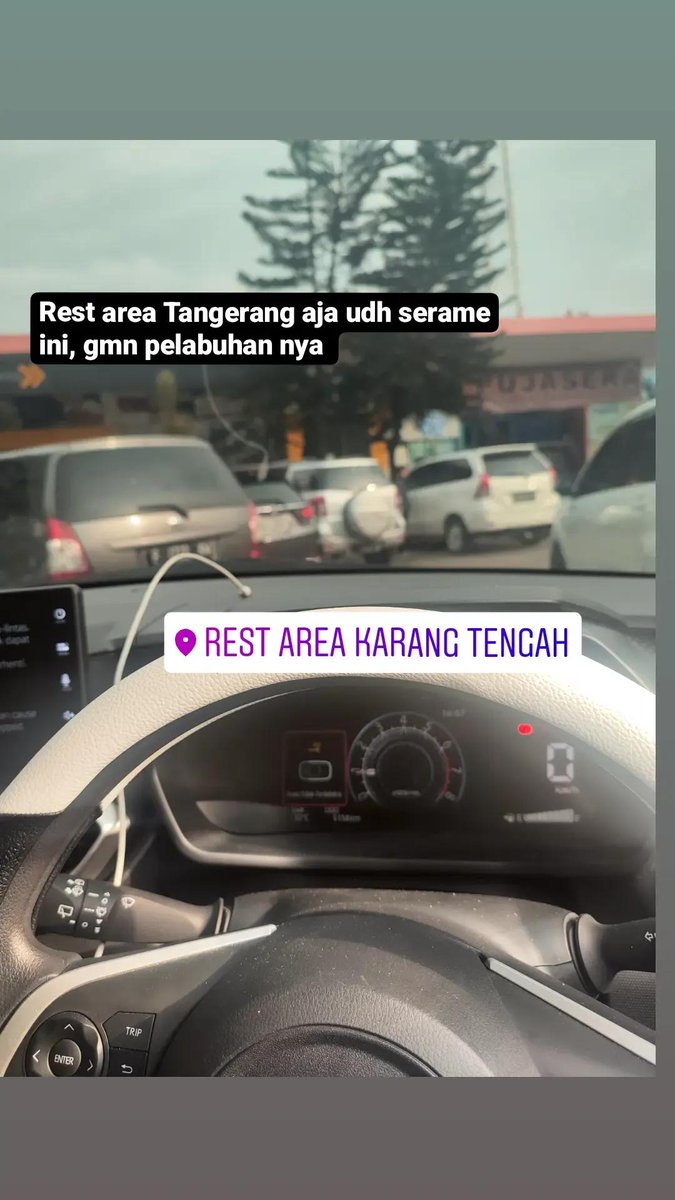 brianrheza's tweet photo. James Bond mah santai, tau tau masuk kapal aja. Xixixi https://t.co/VUCe6Nya0n