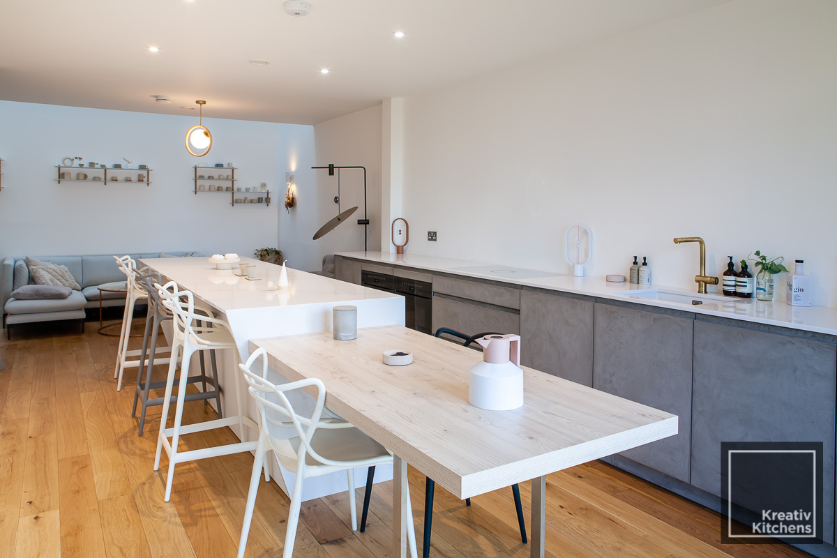 KreativKitchens's tweet photo. A stunning project down at the CITU development in Leeds #leeds #kreativkitchens #germankitchen #concretekitchen #kitchendesign #interiordesign #kitchen #homerenovation #kitcheninspo #handlelesskitchen #kitchenmakeover #kitchenarchitecture @Miele_GB @Silestone https://t.co/YHvnQGZnbu
