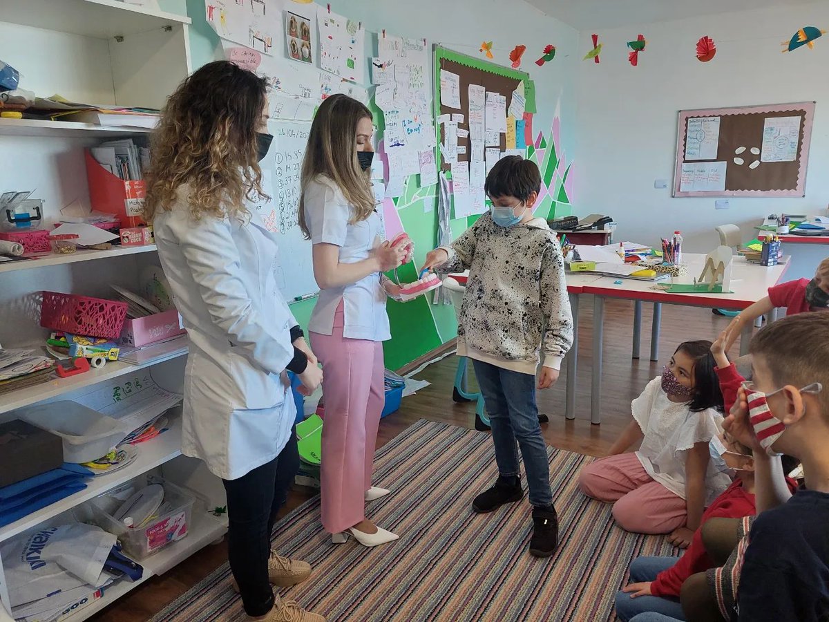 ILGSchool's tweet photo. Regular dental visits are important year-round, but getting a back-to-school checkup is key to fighting the most common chronic disease found in school-aged children: cavities, and preventing school absences.
#ilgtogether #ibschool #ibworldschool https://t.co/UIC0I4mmR0