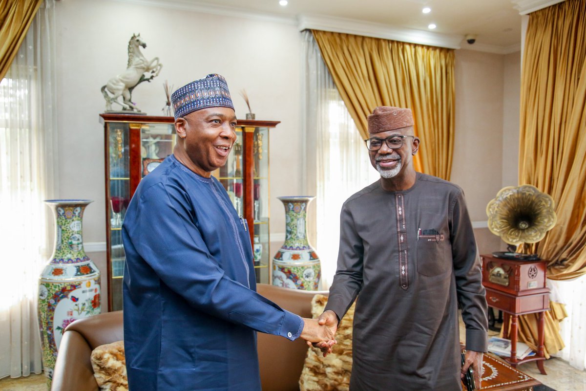 YungdesyMedia's tweet image. Dr @bukolasaraki said he will Ensure the inclusion of more women and young people by providing opportunities for them in politics, government and the private sector.

#FixNigeria 
#RealSolution
#ABS2023