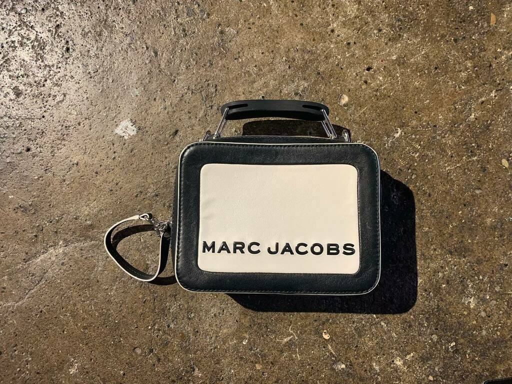 تويتر ドンドンダウン横浜西口店 営業時間変更中 على تويتر Marc Jacobs The Box The Textured Box Bag 17 500 Size ヤフオク 出品中 T Co Rqxy3oxfdx Marcjacobs マークジェイコブス T Co Zf3wjvrtpe T Co Aya7mebist تويتر ドンドンダウン横浜西口店 営業時間変更中 على تويتر Marc Jacobs The Box The Textured Box Bag 17 500 Size ヤフオク 出品中 T Co Rqxy3oxfdx Marcjacobs マークジェイコブス T Co Zf3wjvrtpe T Co Aya7mebist