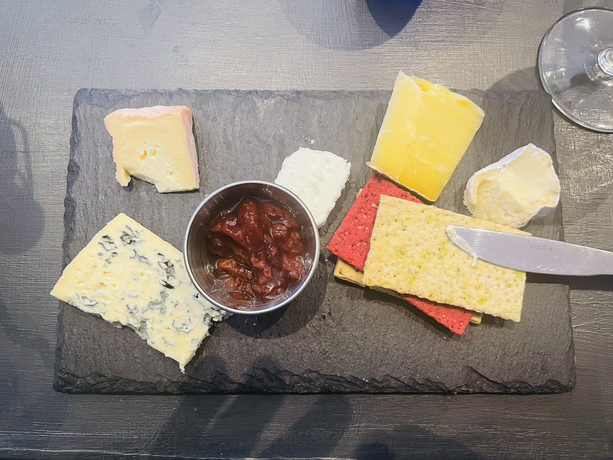 Bwyd bendigedig yn @sopra73a 
Fantastic long lunch at @sopra73a 
Food was outstanding as was the many bottles of white rioja. Diolch yn fawr! <a href="/cawscenarth/">Caws Cenarth Cheese</a>