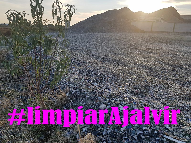 Exigimos justicia!!!
Medioambiental para el Municipio de #Ajalvir convertido en vertedero ilegal de #vidrio @Ecovidrio
@ComunidadMadrid

@paloma_martinm

@medioambientecm

@UnionEuropeaRD

@ComisionEuropea 
#limpiarAjalvir