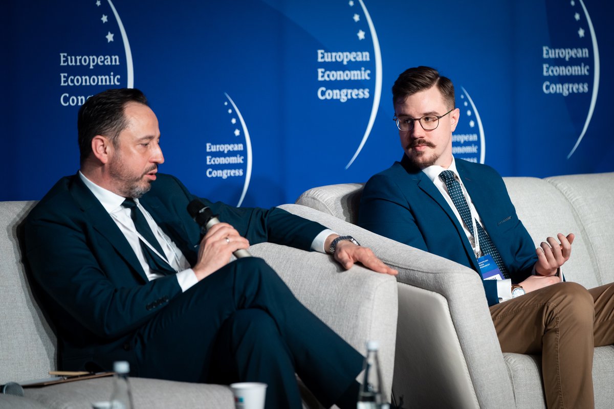 M_Wlodarczyk's tweet photo. @m_m_piotrowski na Europejskim Kongresie Gospodarczym @EECKatowice | 26.04.2022 | 📷 fot. Mateusz Włodarczyk | #EEC2022 https://t.co/rEY4As1P8S