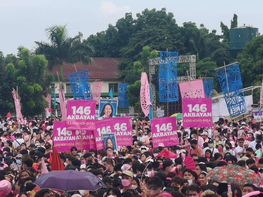 AkbayanParty's tweet photo. Akbayan Partylist was in full force today in the Leni-Kiko Grand Rally in Malolos, Bulacan. W/ 12 days to go before the election, Akbayan vows to finish strong to secure the victory of principled &amp; progressive governance. Tara na, #AkbayanSiLeni! #146Akbayan #KulayRosasAngBukas https://t.co/9daF3NSpEb