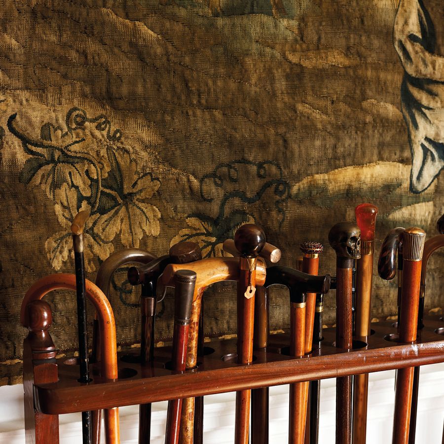 cspencerbooks_'s tweet photo. @Althorphouse has a collection of some sort from every previous generation - here, some of my grandfather’s 100 walking sticks.
.
.
#spencerfamily #englishinteriors #historichouse #walkingstick #althorp #familycollection #heritage #statelyhome #althorphouse https://t.co/YwfdjL90N4