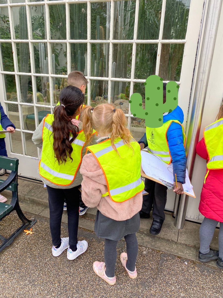 TGPS_NorthLincs's tweet photo. Year 3 have arrived safely at Sheffield Botanical Gardens and are already busy looking at plants and naming the countries and continents they come from. #TGPS11Before11 #TGPSScience #TGPSGeography https://t.co/SLj8GE3D4z