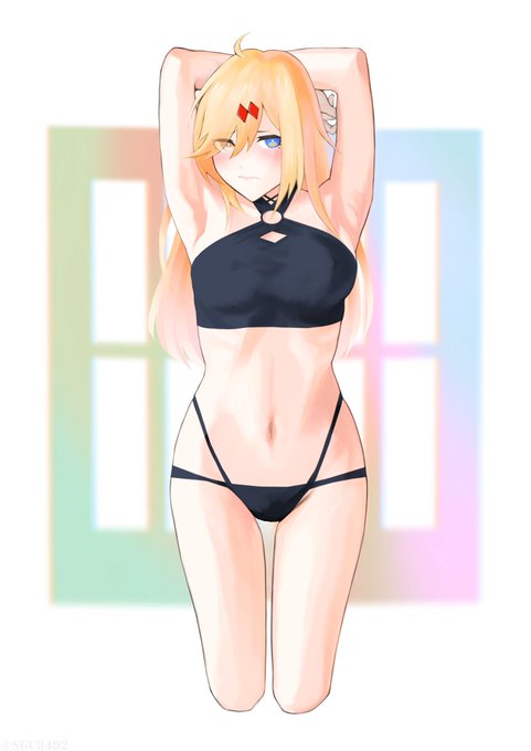 MG36ちゃん。
普段おとなしい彼女が外套1枚の下に実はこんな格好をしてるなんて…… 