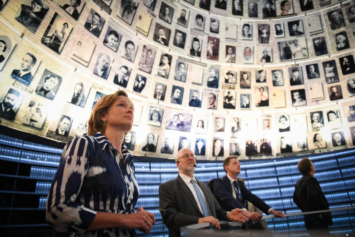 ZvikaKlein's tweet photo. The SECCA (Special Envoys and Coordinators Combating Antisemitism) forum visited @yadvashem yesterday, hosted by the @WorldJewishCong + @IsraelMFA &amp; the @EU_Commission was timed to coincide with #YomHashoah, Holocaust Remembrance Day.

@Jerusalem_Post https://t.co/X7z9Zxx0I6