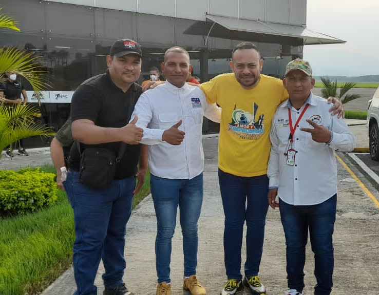 Como un solo equipo trabajando de la mano con el Gobernador <a href="/PrimitivoPsuv/">Antonio Primitivo Cedeño</a>  
Para darle respuesta a nuestro pueblo a través de las instituciones <a href="/Fontur_Portg/">Fontur Portuguesa</a>  y el <a href="/guanare_intt/">INTT_Guanare</a> más allá de una Gestión estamos haciendo Revolución 🇻🇪🇻🇪🇻🇪
<a href="/NicolasMaduro/">Nicolás Maduro</a>