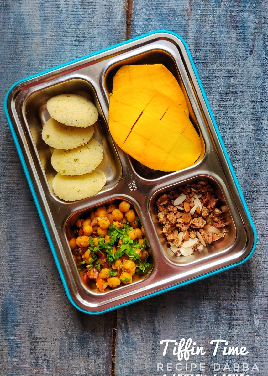 recipedabba's tweet photo. Another one for #tiffinideas and #tiffin box . Remember to pack a good combo of fresh fruits, cooked meals and some treats to keep up the excitement high! #HealthyFood #HealthyEating #healthykids #BackToSchool https://t.co/l1oWfSaTeL