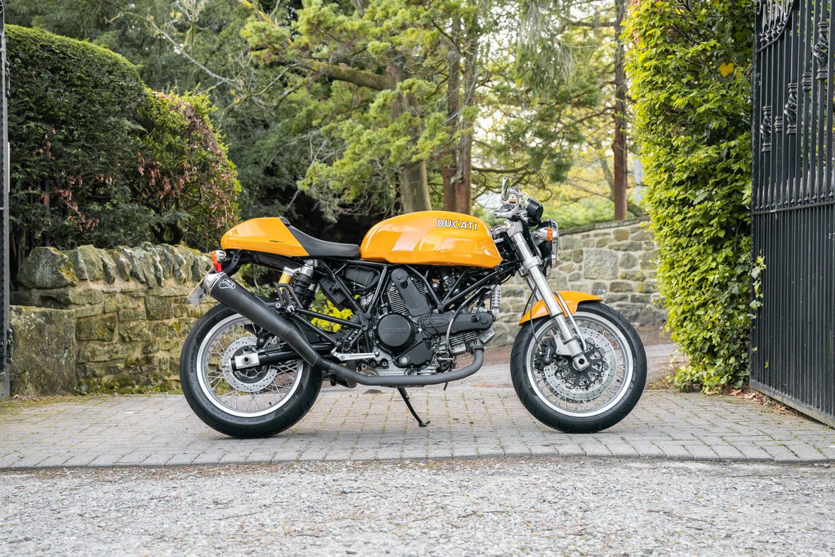 MotorbikeFactor's tweet photo. Two absolutely beautiful bikes just arrived for SALE , Ducati Sport Classic and 996 Bi-Posto #ducati call for details, very collectible and amazing to ride #motorbikefactory 07836388488 https://t.co/BbZF3hkvvt