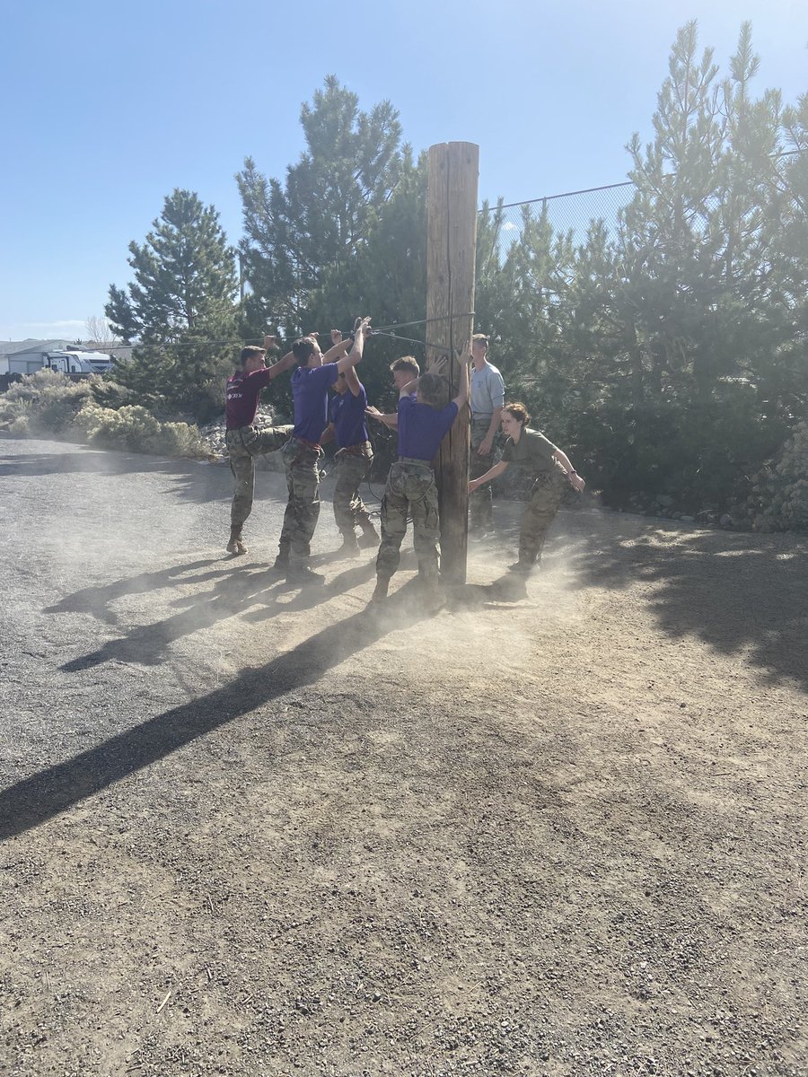 USAREC_DCG_OPS's tweet photo. Incredible opportunity to meet the JROTC Students of the Silver State Brigade (Reno, NV).  Their training today?  Setting up a rope bridge!  WOW!  WINNING MATTERS!#ArmyServiceWeek @usarec @USAREC_CG @PaulFunk2 https://t.co/fbIKWZH6B0