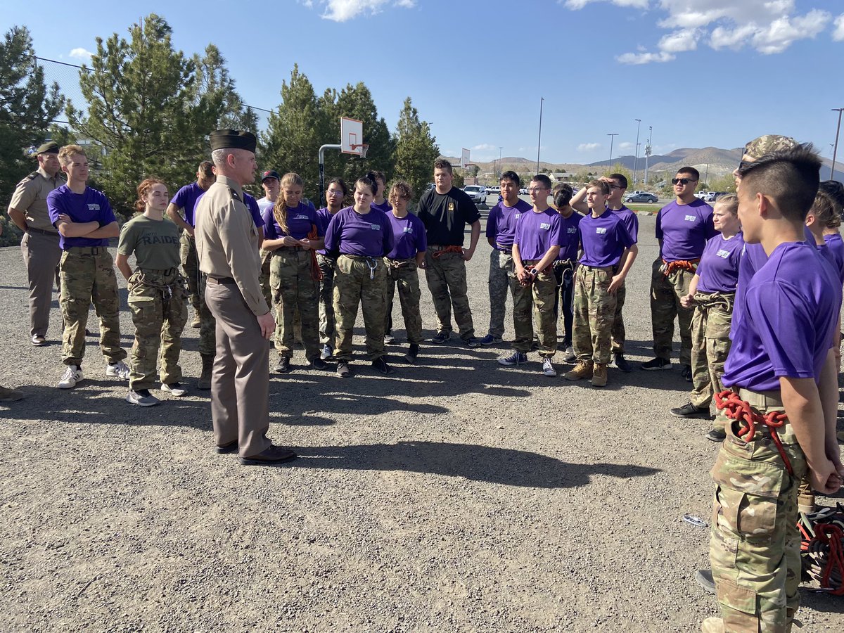 USAREC_DCG_OPS's tweet photo. Incredible opportunity to meet the JROTC Students of the Silver State Brigade (Reno, NV).  Their training today?  Setting up a rope bridge!  WOW!  WINNING MATTERS!#ArmyServiceWeek @usarec @USAREC_CG @PaulFunk2 https://t.co/fbIKWZH6B0