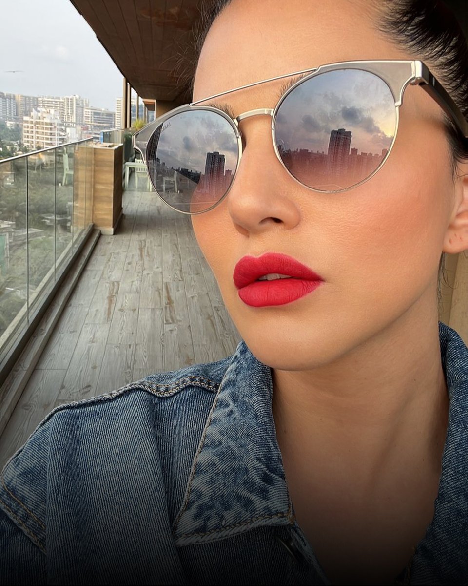 StarStruckbySL's tweet photo. LAUNCHING SOON..!
Long Stay, Comfort Wear - MATTE Liquid Lip Color in 5 stunning shades. Stay Tuned!
.
#NewLaunch #ComingSoon #MatteLipColor #MatteLipstick #RedLipstick #LiquidLipColor #Matte #SunnyLeone https://t.co/8Sp9lDZyXO