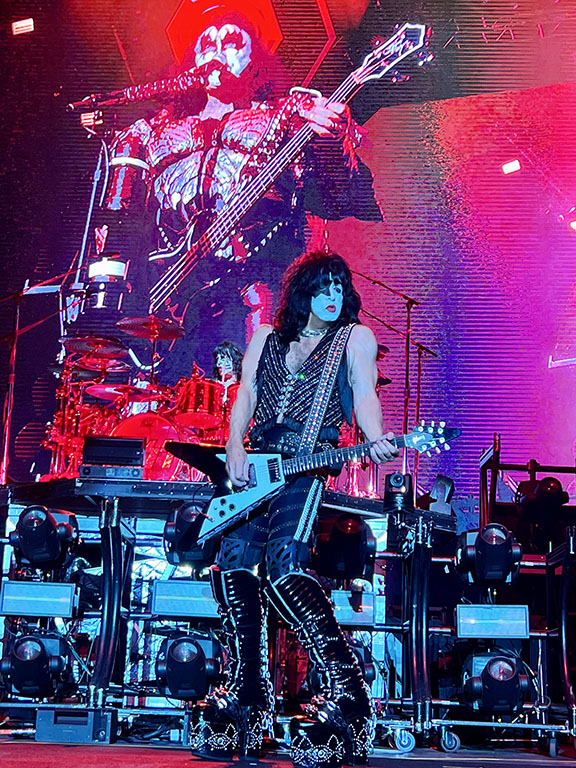 PaulStanleyLive's tweet photo. PORTO ALEGRE!! Tonight was a BLAST! Esta noite foi inesquecível! Obrigado a todos vocês.
Photo/Ross Halfin https://t.co/8TWsnGAA03