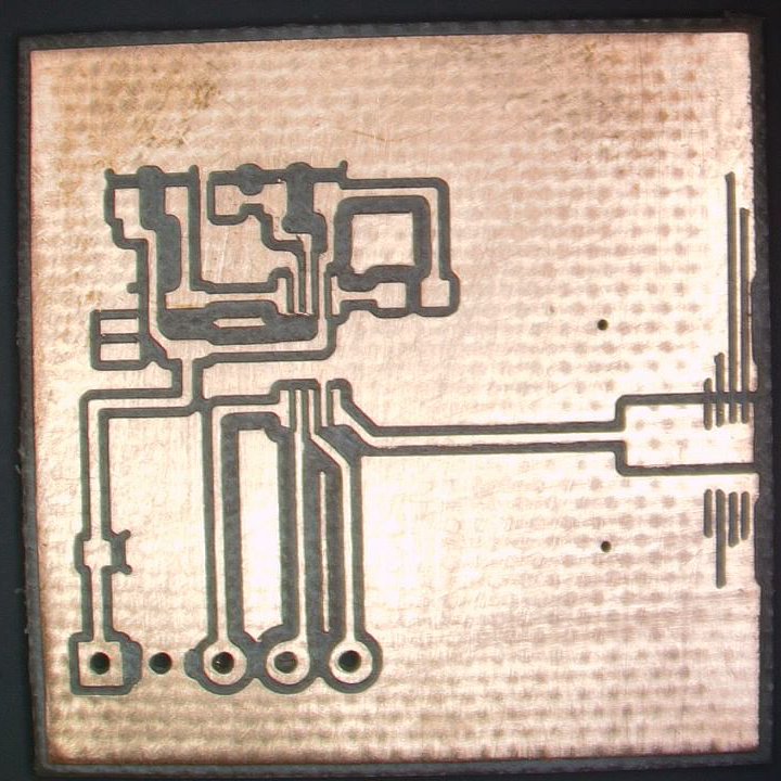 jm6xxu's tweet image. #BantamTools で0.5mmピッチの基板がちゃんと削れてた。