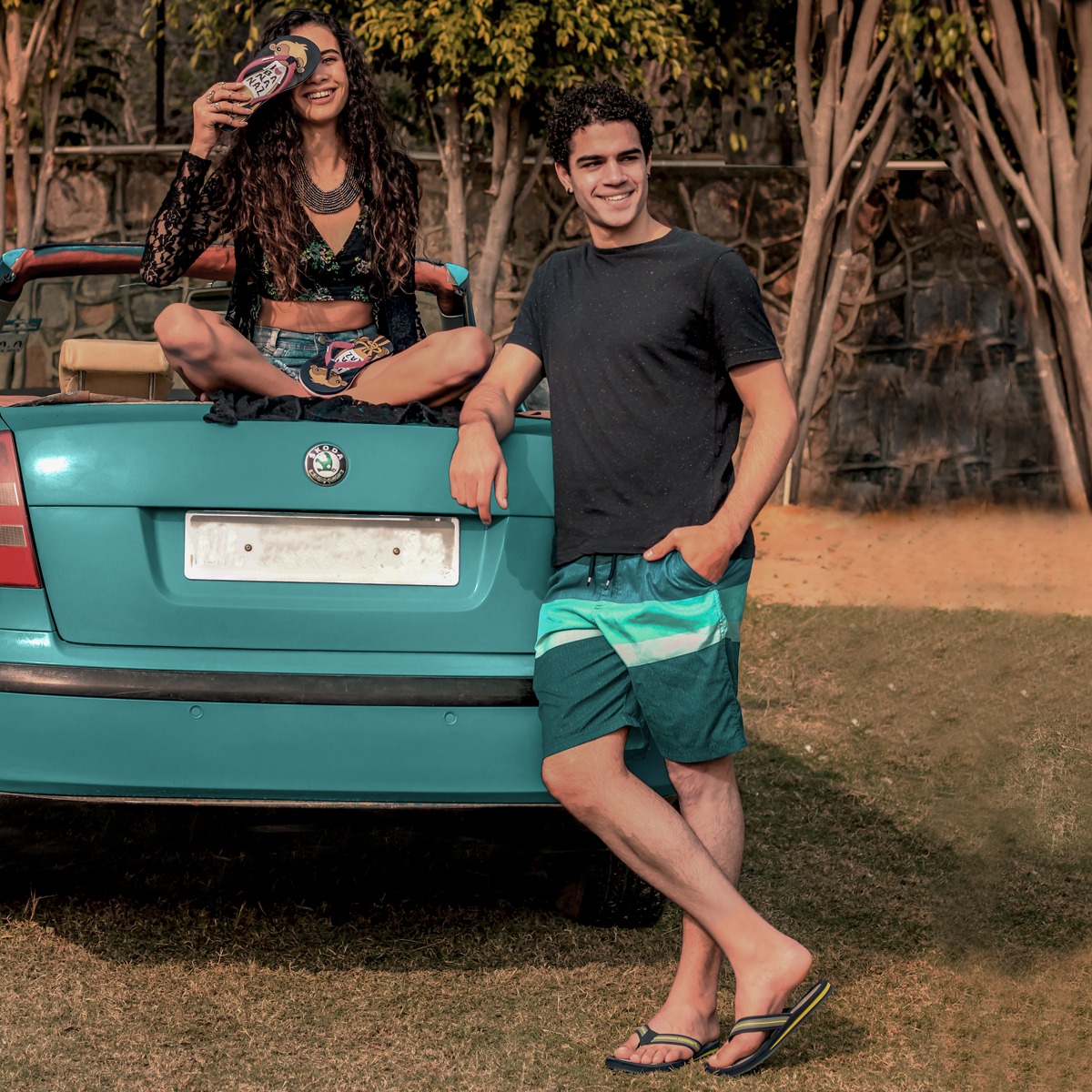 Pauses in life needn’t be dull and boring! Keep them vibrant, keep them swinging!
With #Solethreads on your feet, enjoy the pauses as much as you enjoy the journey!

#comfortable #flipflops #weekendvibes #weekendmood #getaway #weekendfun #FridayVibes