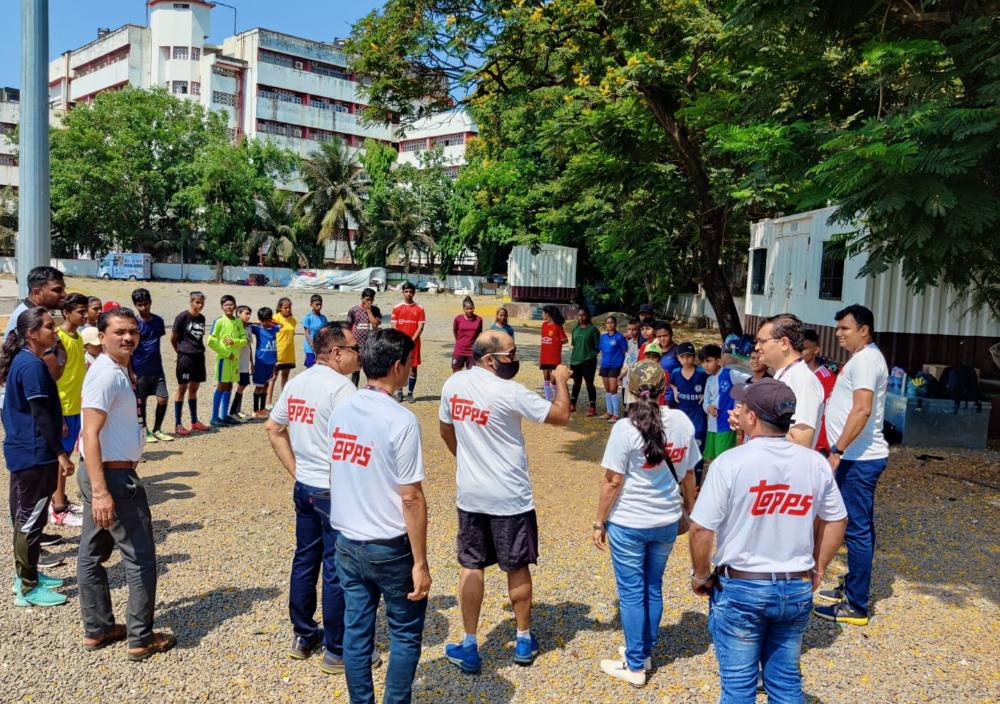slumsoccer's tweet photo. Our day of play with @ToppsforIndia is underway in #Mumbai #Onefanatics https://t.co/Orq7Jj9jtz