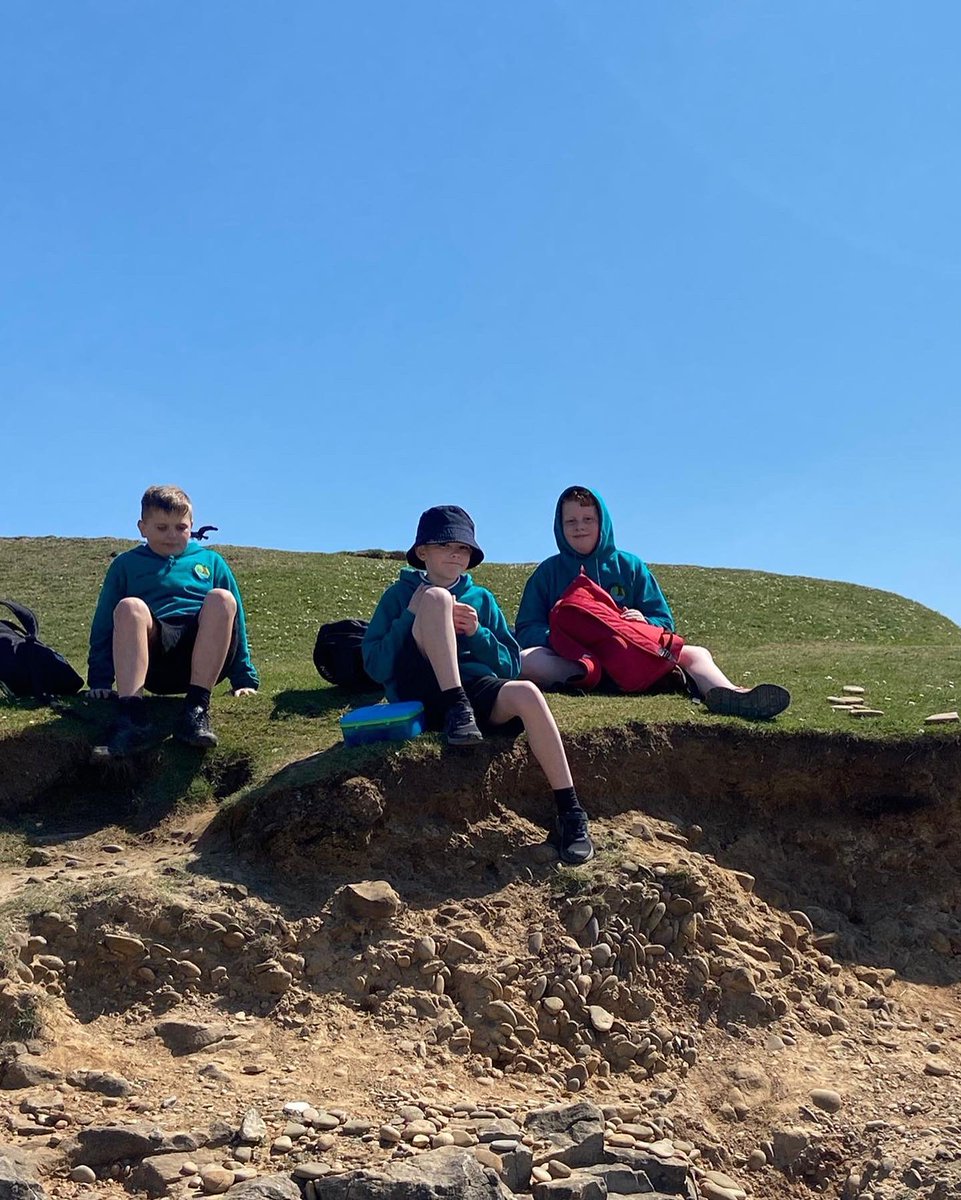 Springwood_Prm's tweet photo. We couldnβt have asked for a more perfect day for our beach clean at Ogmore!
We even got to play and explore the rock pools.
#springyear6 #springoutdoors #springeco https://t.co/oEM2KEy79L