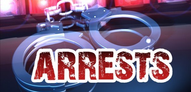 _ArriveAlive's tweet photo. Gelvandale police arrest robbery suspects https://t.co/uhx31nw7Nw
#ArriveAlive #RobberySuspects #ArrestsMade @SAPoliceService https://t.co/Bb3ODV4yTM