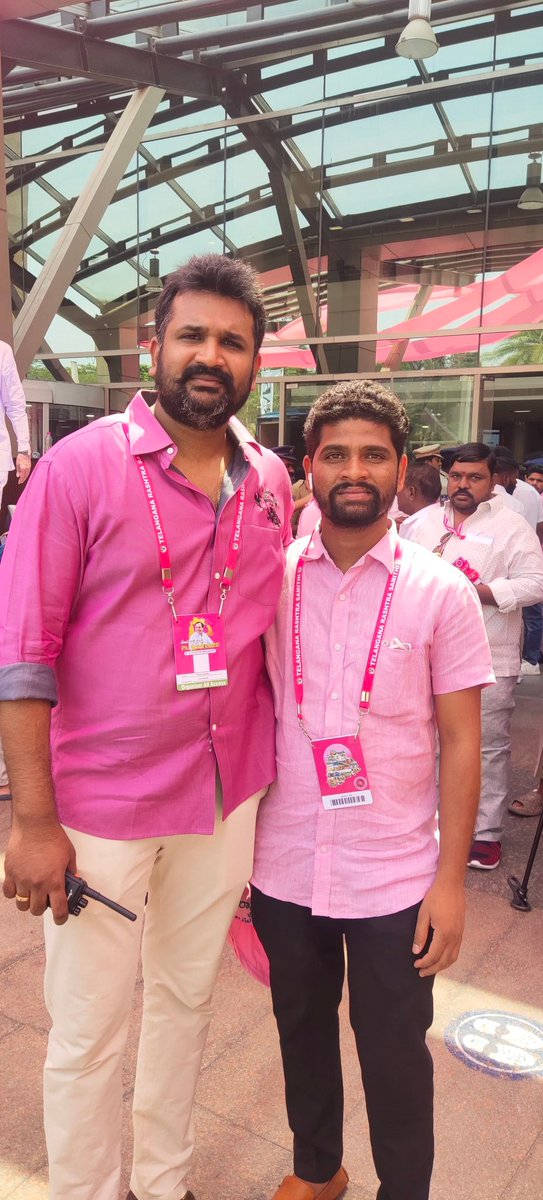 ప్లీనరీలో  <a href="/krishanKTRS/">KrishanKTRS</a> అన్నయ్యతో