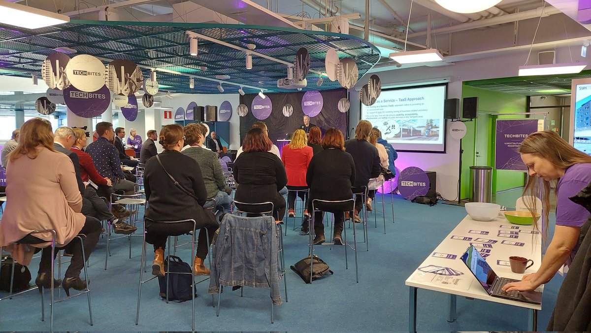 Techbites - Smart Public Transport event going on f2f ☺️ @TampereUni <a href="/Kampusareena/">Kampusareena</a> #techbitestre #tampereuniversity