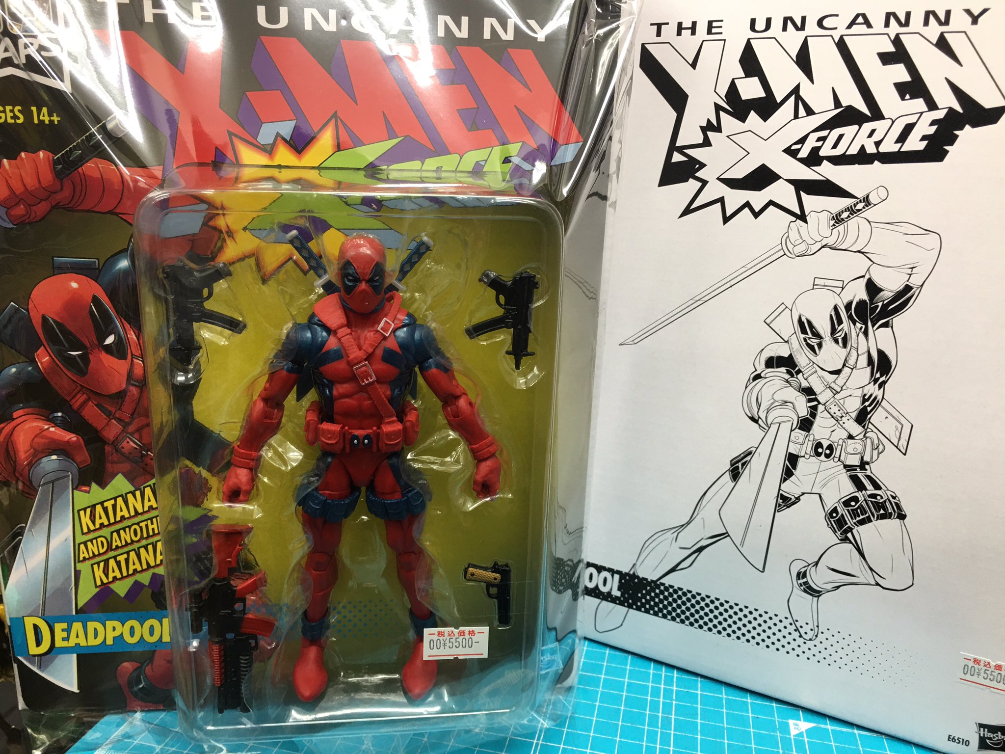 新品 マーベルレジェンド 80周年記念 デッドプール レトロ 新品 マーベルレジェンド 80周年記念 デッドプール レトロ