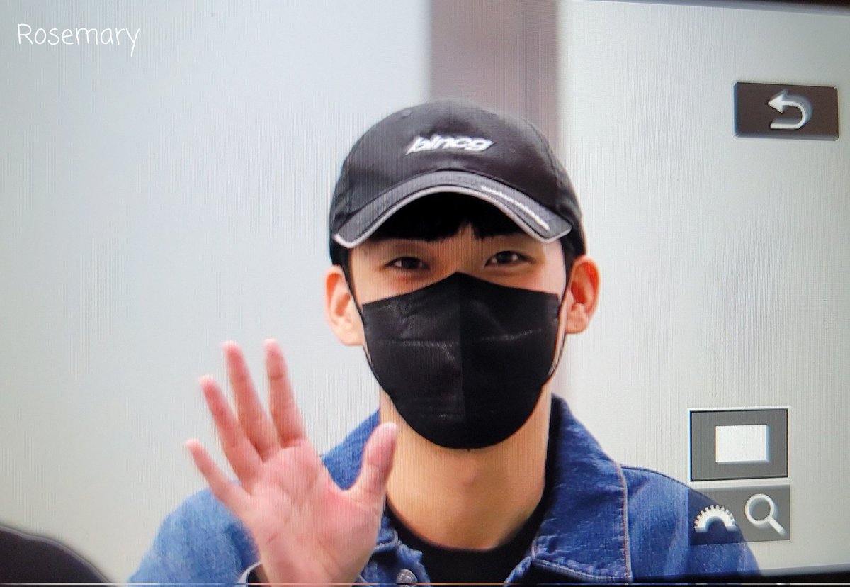 akkicw's tweet photo. 2022.04.27
일본 입국  프리뷰🌿

오랜만에 만난 차원아는 역시 멋있어요🥰❣️
#aweek #어위크
#chawon #차원 #김성우 #チャウォン
@AWEEK_Official https://t.co/B8HT3M7gAu
