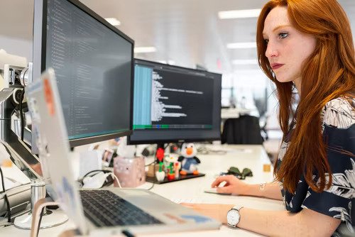 _EverythingIT's tweet photo. A cloud backup will save your data so that you can easily restore it with the click of a button. Visit https://t.co/mkNcfK8VYS to contact #ITinformationsecurityDublin. https://t.co/Q8ax8KcHt7