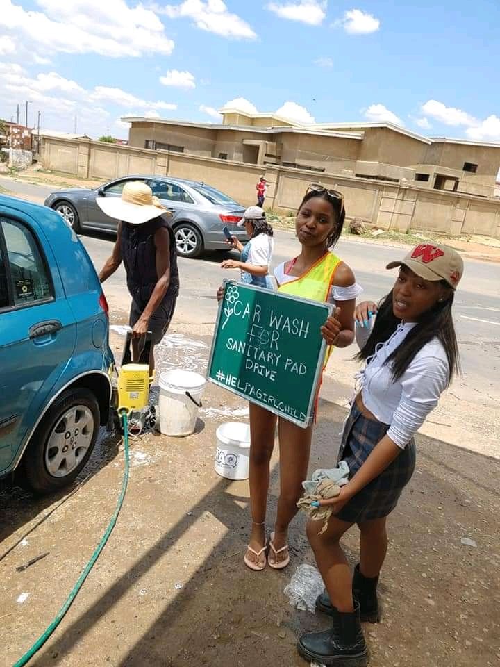 khosiThwala1's tweet photo. Today we will donate sanitary pads to atleast 30 girls ❤❤🙏🙏 God is Good https://t.co/wD9GpV8rre