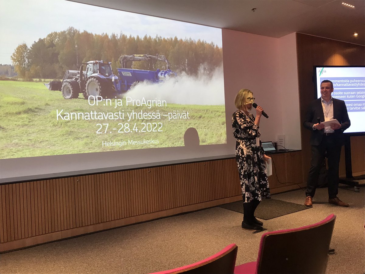 Nyt käynnistyy #kannattavastiyhdessä -päivä @OP_Ryhma. Aiheena yhdessä tekeminen ja asiakas keskiössä. Hyvät päivät tulossa! Lauteilla <a href="/AriNopanen/">Ari Nopanen</a> <a href="/UllaHansmann/">Ulla Hansmann</a>