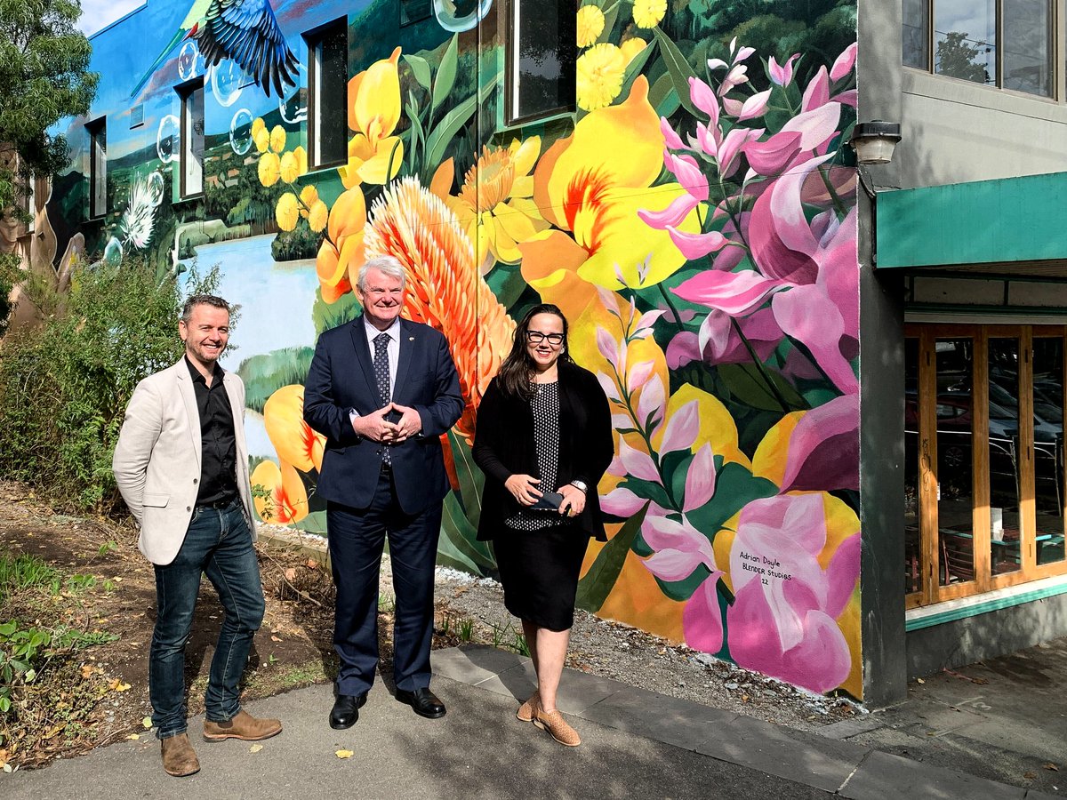ShaunLeaneMP's tweet photo. The new mural at the Lions Park in Lilydale is brightening up the area, creating a more inviting atmosphere and supporting local businesses. #SuburbanDevelopment #LilydaleRevitalisation #LivingLocally @ShingvWorld @yrcouncil https://t.co/lJrZbdhwjt