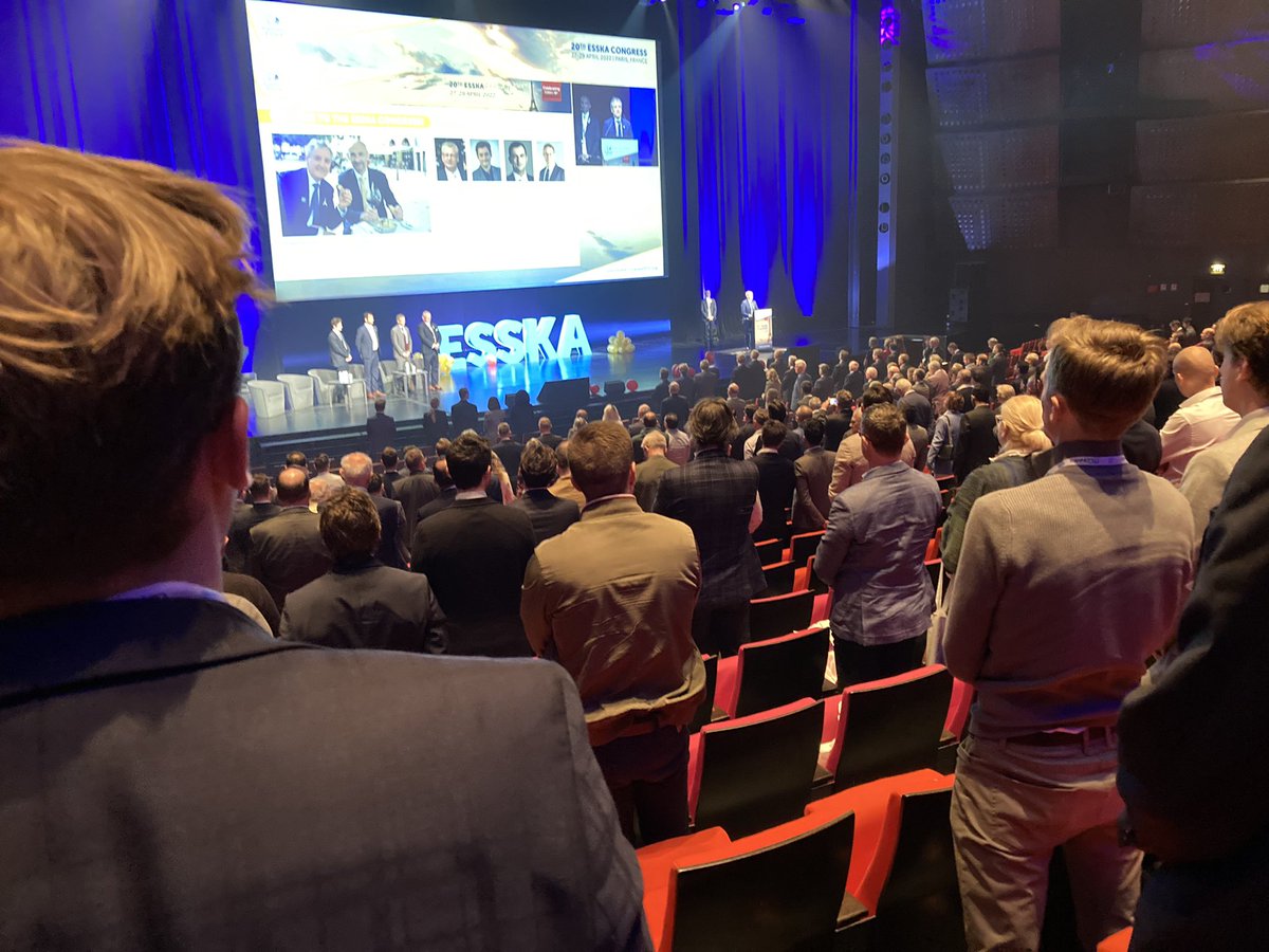 One minute standing up in silence against Ukraine war in <a href="/ESSKA_society/">ESSKA_society</a> Paris Congress
