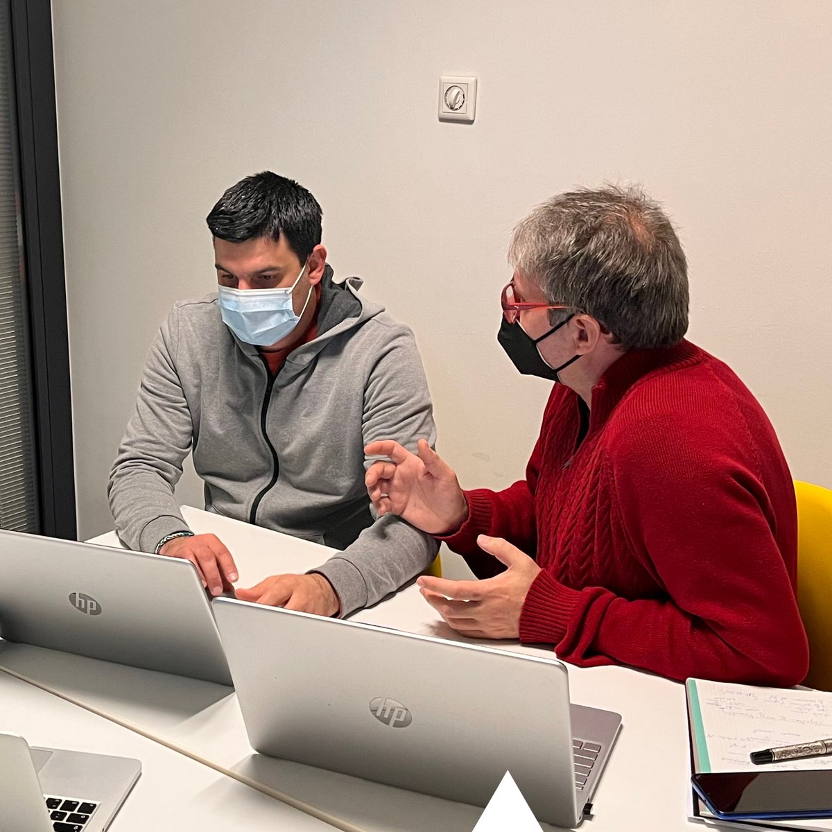 Meetmaps's tweet photo. En #Meetmaps trabajamos constantemente para proporcionar soluciones más ágiles y mejores para tus eventos presenciales 👍
Luis y Sergi son los managers de control de acceso y te aconsejarán según tus necesidades sobre cómo realizar un proceso de acreditación exitoso 🚀 https://t.co/4EJiOGCm5O