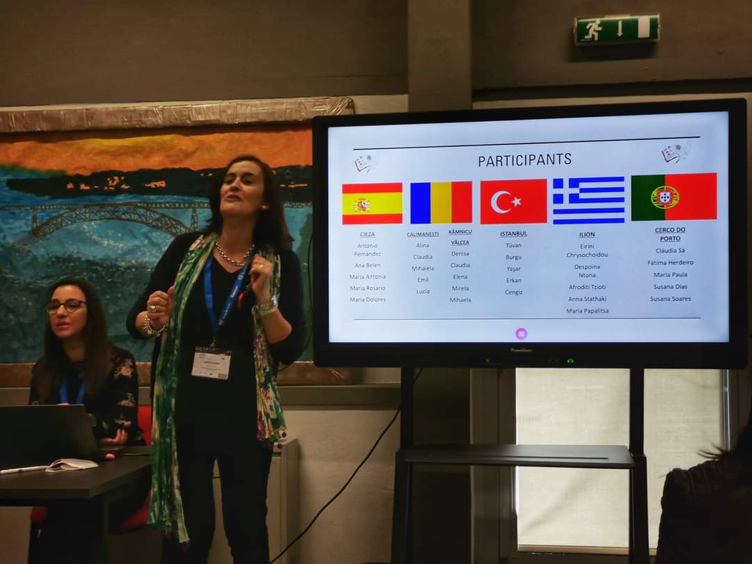 bizimkentio's tweet photo. Bizimkent ilkokulu olarak Erasmus Projemizin Portekiz'deki çalışmamızın ilk gününde , ev sahibi okulun sunumunu büyük keyifle izledik. #bizimkentilkokuluTürkiye
#Erasmusplus #WriteandRead #OurEyesToSeeTheWorld
#ulusalajans
#türkiyeulusalajansı https://t.co/CUGd8PWvQe