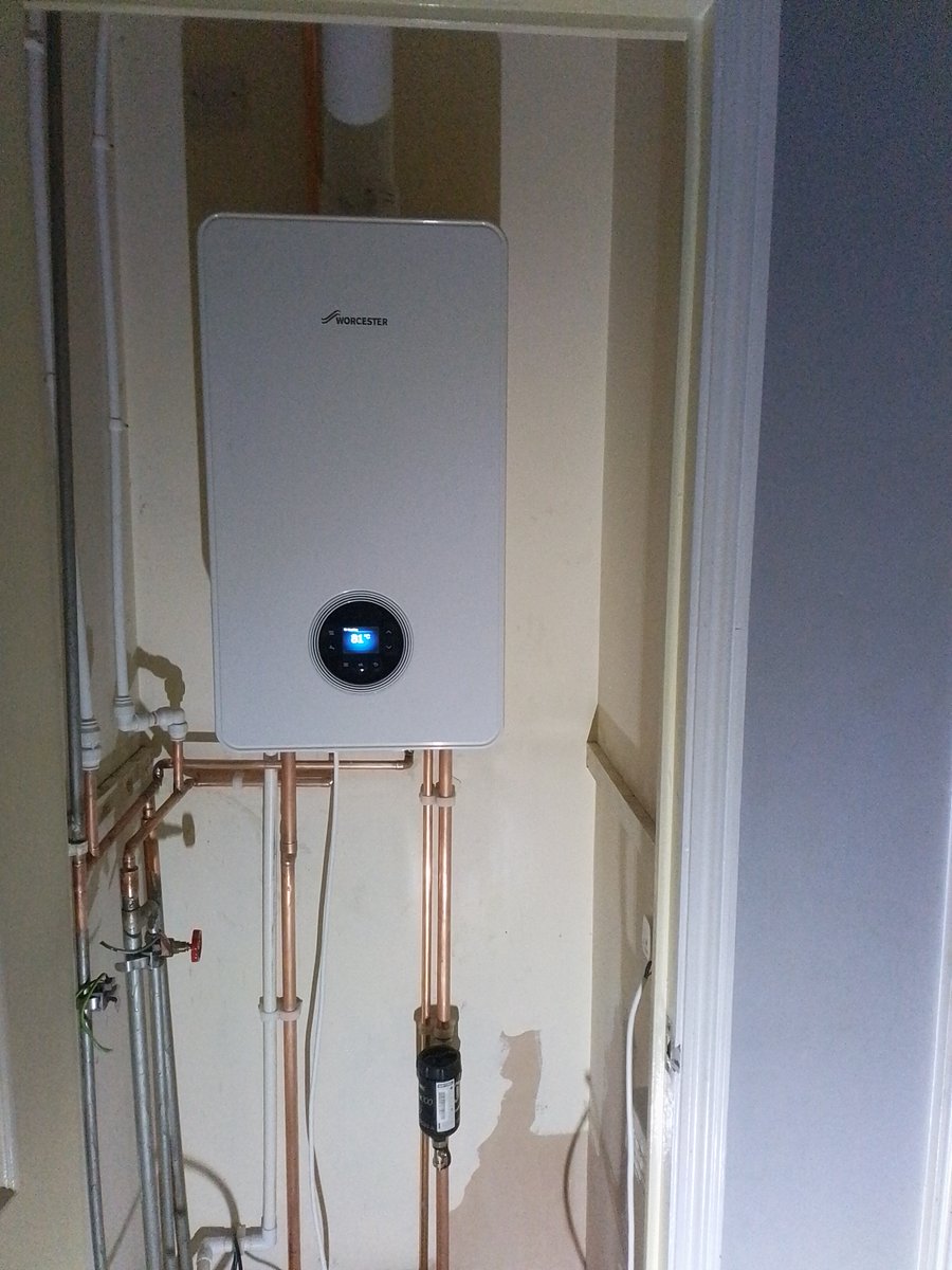 statusheating tweet media