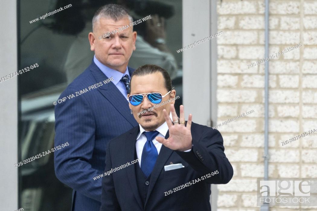 age_fotostock's tweet photo. Johnny Depp waves to fans as he enters the Fairfax County Courthouse in Fairfax, Virginia, for his anti-defamation trial. April 25, 2022.
More 📷: https://t.co/Pl6jx3AtG4
#Press #PressImages #PressPhotography #News #NewsImages #PhotoAgency #PictureAgency https://t.co/c0EVUUboEC