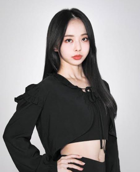 A recent Marvel Studios IMBd cast list leak reveals that LOONA member ViVi has a role in the upcoming Doctor Strange in the Multiverse of Madness. (Source: Deadline)